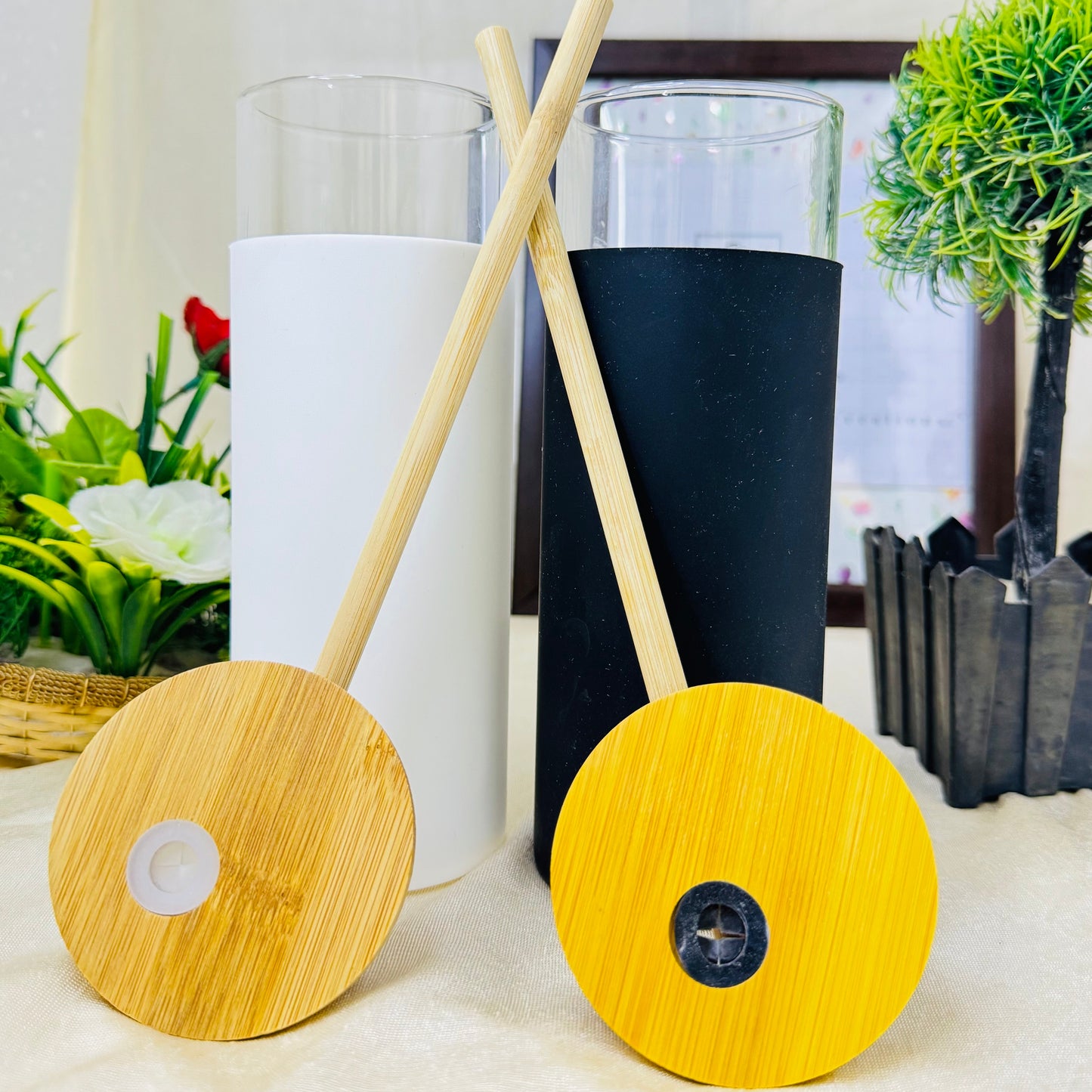 PERSONALIZED GLASS TUMBLER WITH BAMBOO LID AND STRAW