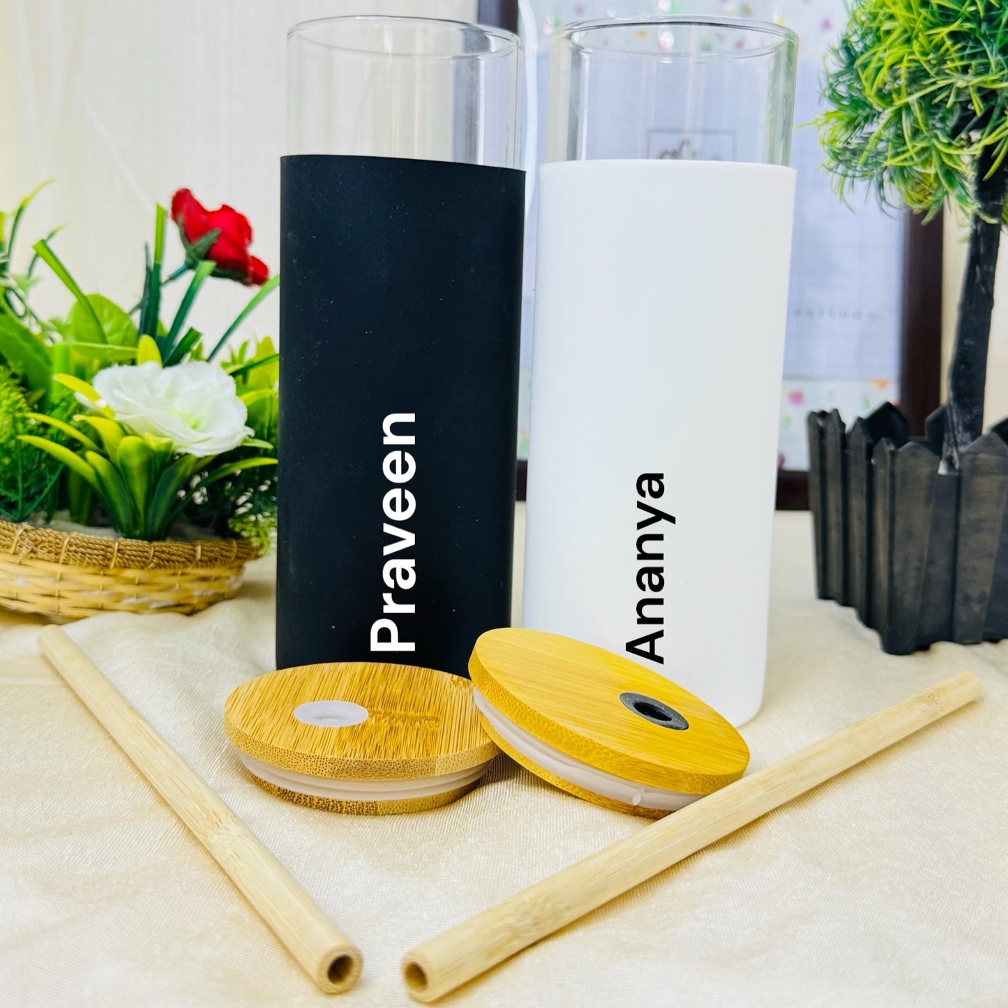 PERSONALIZED GLASS TUMBLER WITH BAMBOO LID AND STRAW